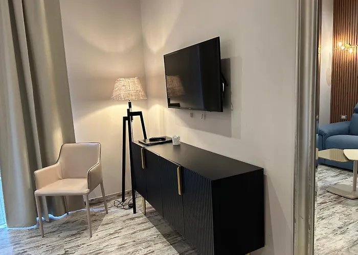 Colonna 18 Apartment By Ghor
